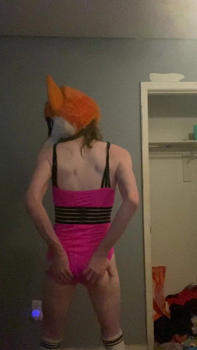 Femboy Foxxo Butt Dances For You