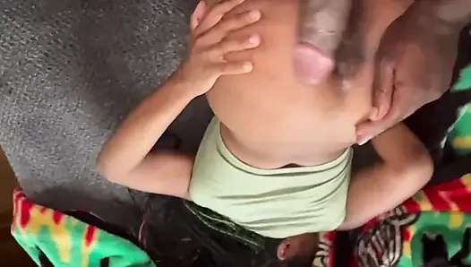 Pantat bahenol gadis nakal ini dientot habis-habisan sama kontol raksasa pria kulit hitam