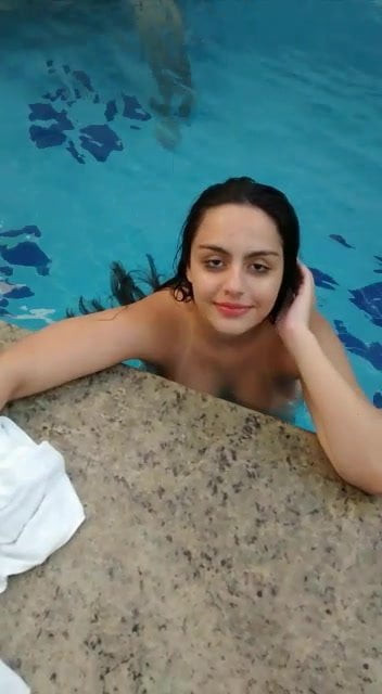 amateur Sarah naked at the pool