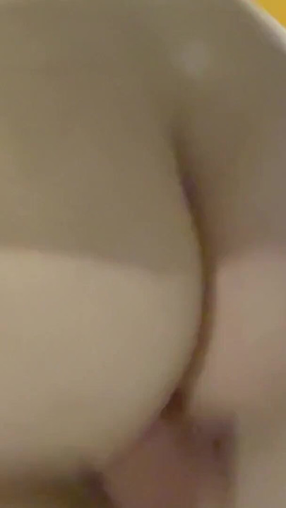 Jasmica, a beautiful Latina with a big ass, fucks a tourist in the hotel, very slutty. | Clip 1