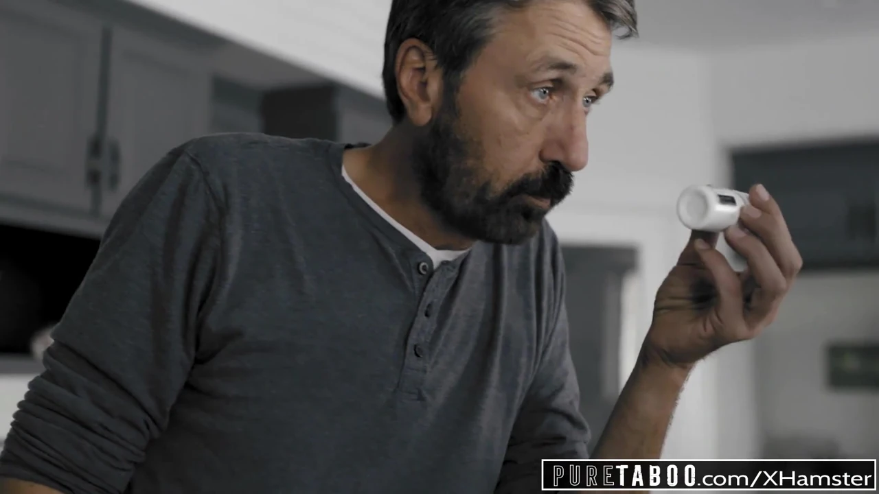 Pure tabu genç sürtük emily willis şaplak &amp; Creampie tarafından adım baba