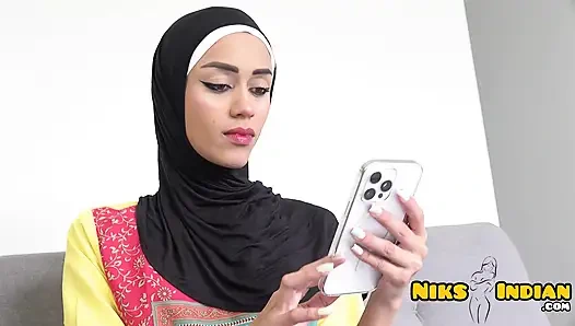 Muslimische hijabi-teen-Schwester lutscht BhaiJaans schwanz und fickt