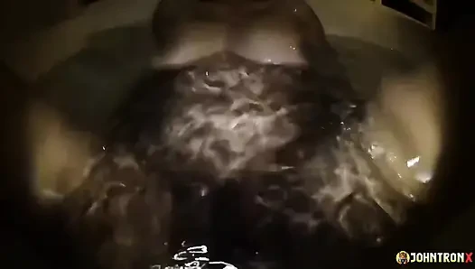 Johntronx - keseruan nakal bareng gadis semok asia di bak mandi