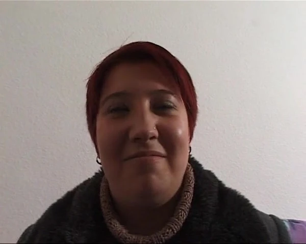 Laura 25 Jahre kraeftig geht Ihrem freund waehrend des Casting nicht Fremd oder