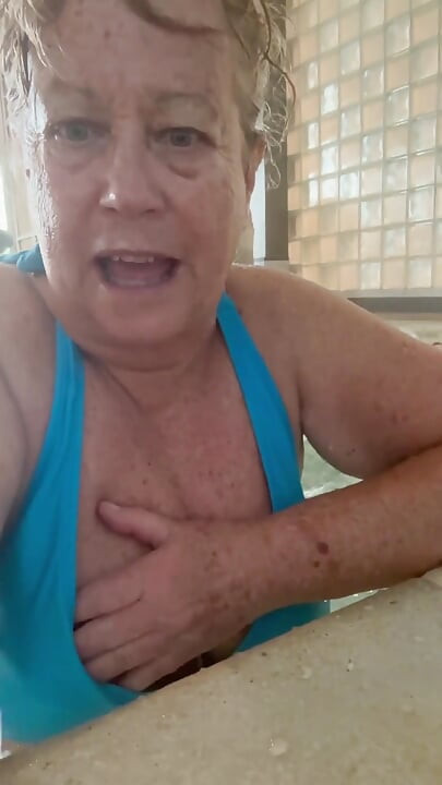 Wanna z hydromasażem Niegrzeczny, Titty, Play