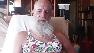 Efeminat are nevoie de efeminat