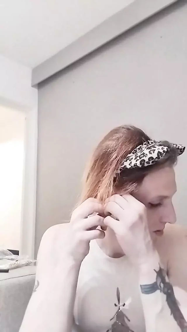 Alisa Crossdresser Solo