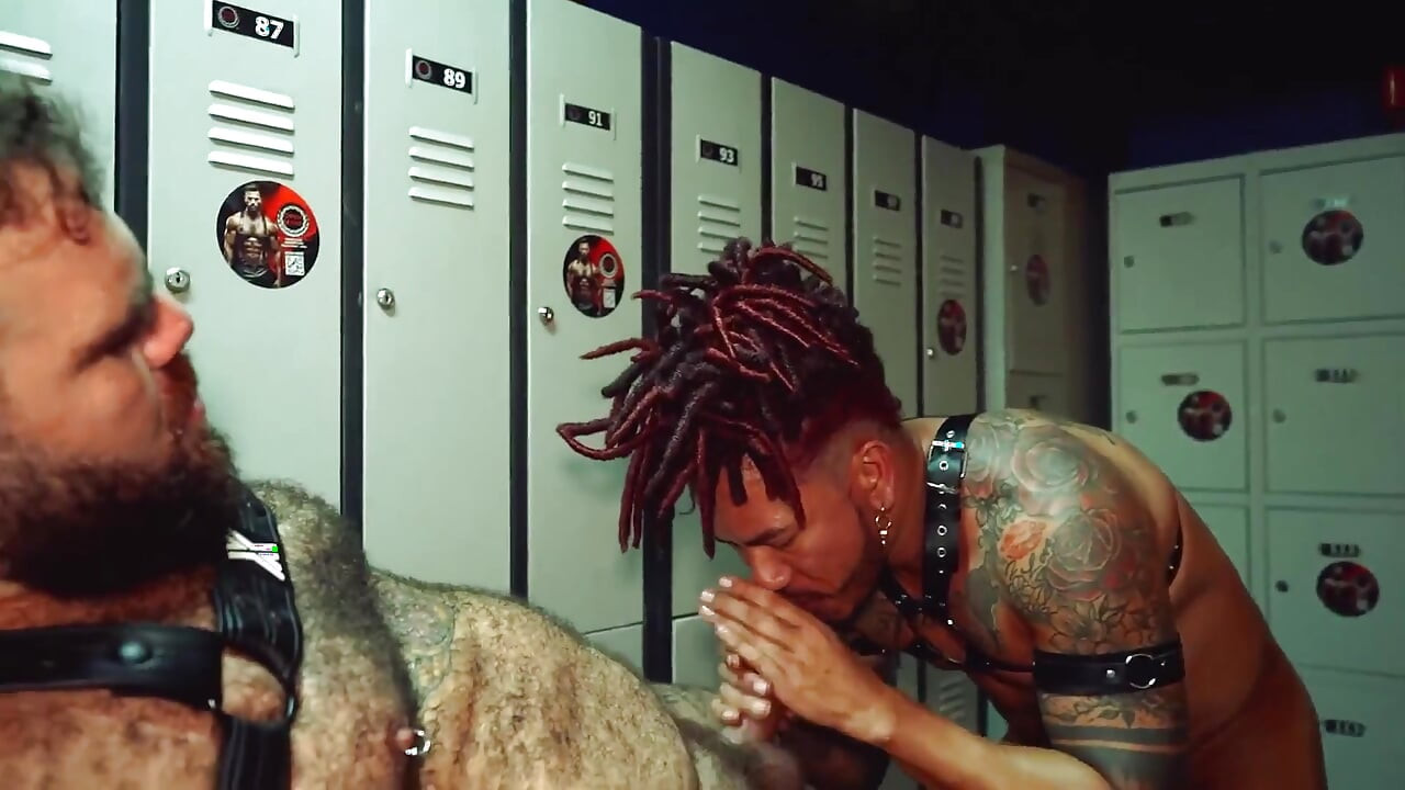 Locker Room Tattooed Bear Drills Deep Bareback