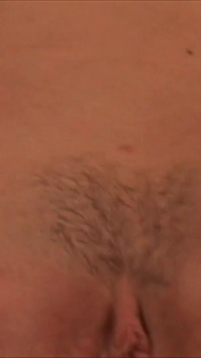 Μια τέτοια αδύνατη ξανθιά με ψεύτικα βυζιά δεν πρέπει να μπορεί να γαμήσει έτσι | Κλιπ 3