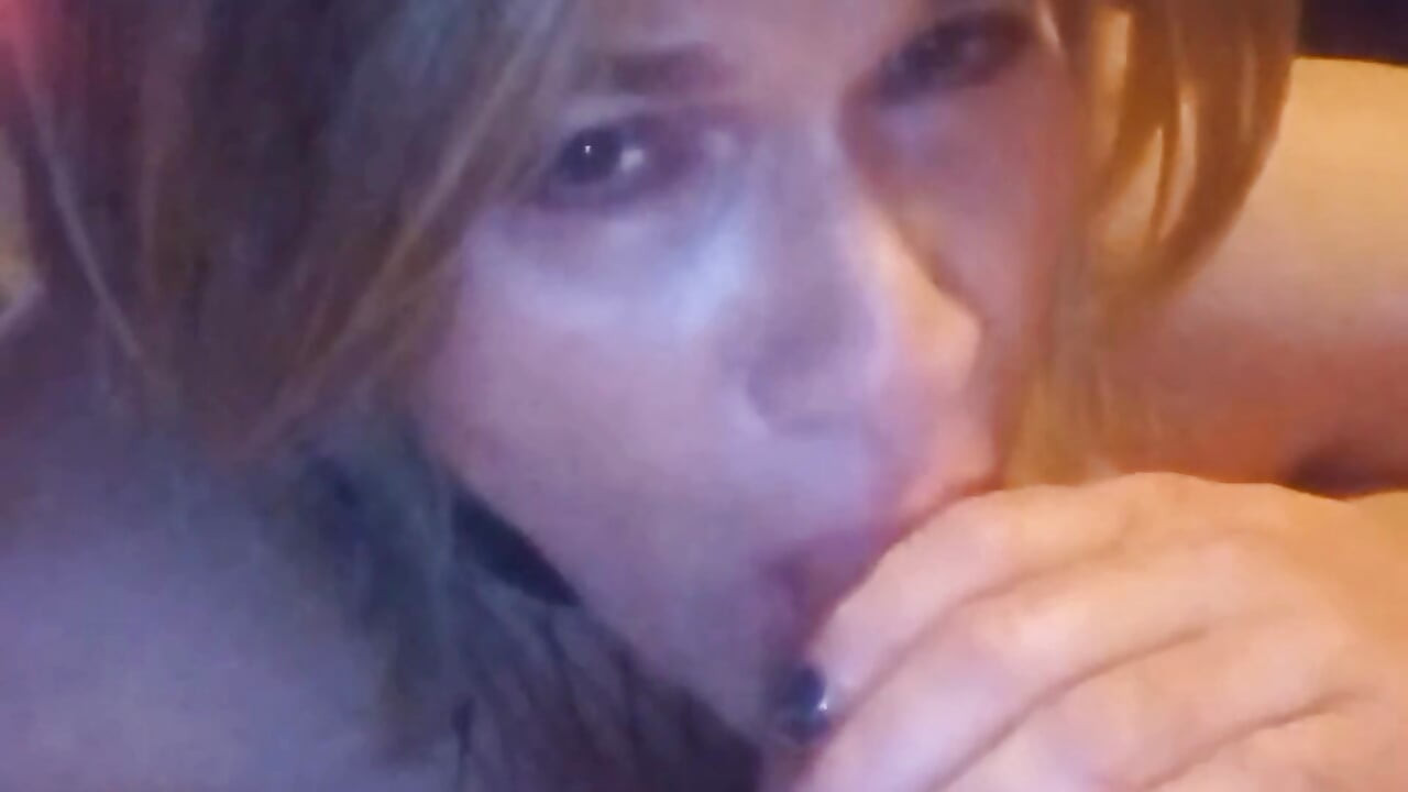 Bakış açısı file oral seks amatör gırtlağına kadar alma fantezisi seksi file oral bakış açısı sakso, oral kadın kılıklı molly jade yoğun bakış açısıyla sakso çekiyor