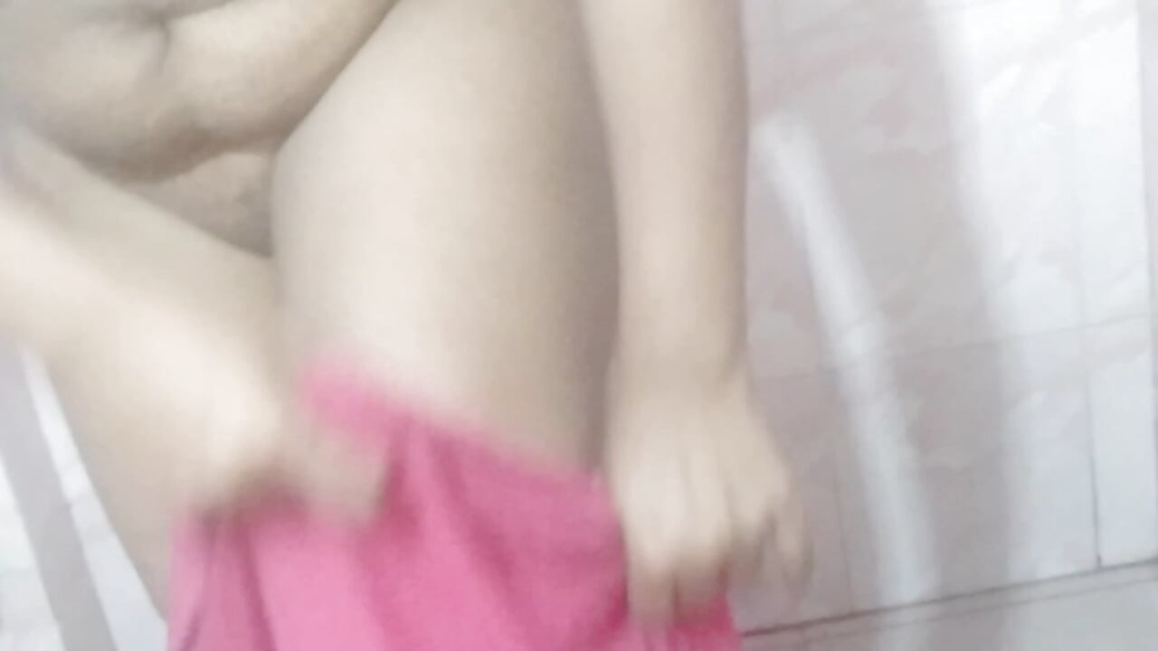 내 마누라의 친밀한 샤워 애타게: 남친과 질, 후장, 오줌 싸는 순간