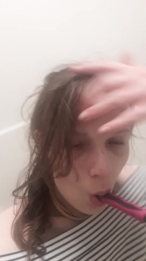 Me playing with a vibration toothbrush on my pussy