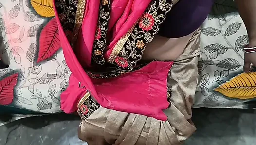 Gandi Baat Karte Karte Maami Ki Moti Gaand Ka Paani Nikaal Diya Chudai Karte