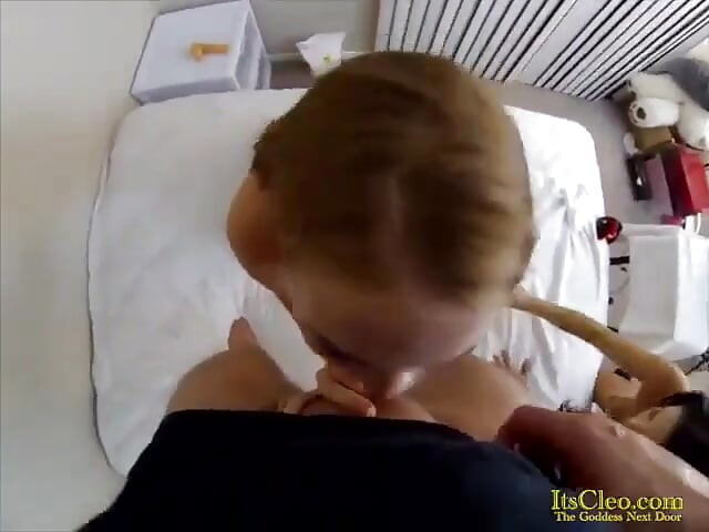 Cleo Strap on și 3 părți cu Annie Knight!!