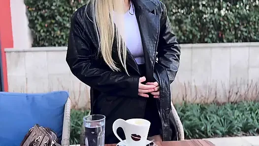 The boss's daughter turned out to be a whore and wants hard sex!