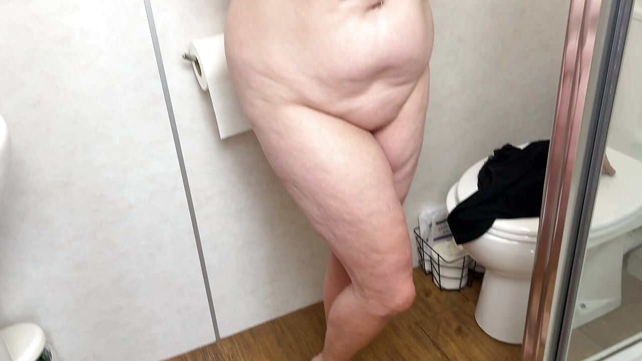 Mrs Mature Feet Dressing - Big Granny Pants 501