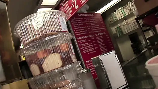 Gadis remaja ceri yang cantik lagi nungguin dientot sama kontol besar