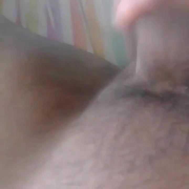 Gordito  masturbandose 3