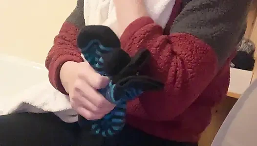 Крошечные сиськи Hana так хорошо ее в ванной, закончился душ