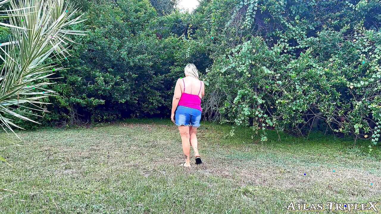 Pušenje kurca u dvorištu, epizoda 1 Venera je prekrivena