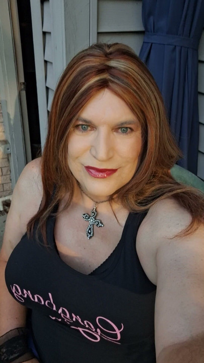 Je vais faire un gangbang dehors, tu veux jouir avec moi ?
