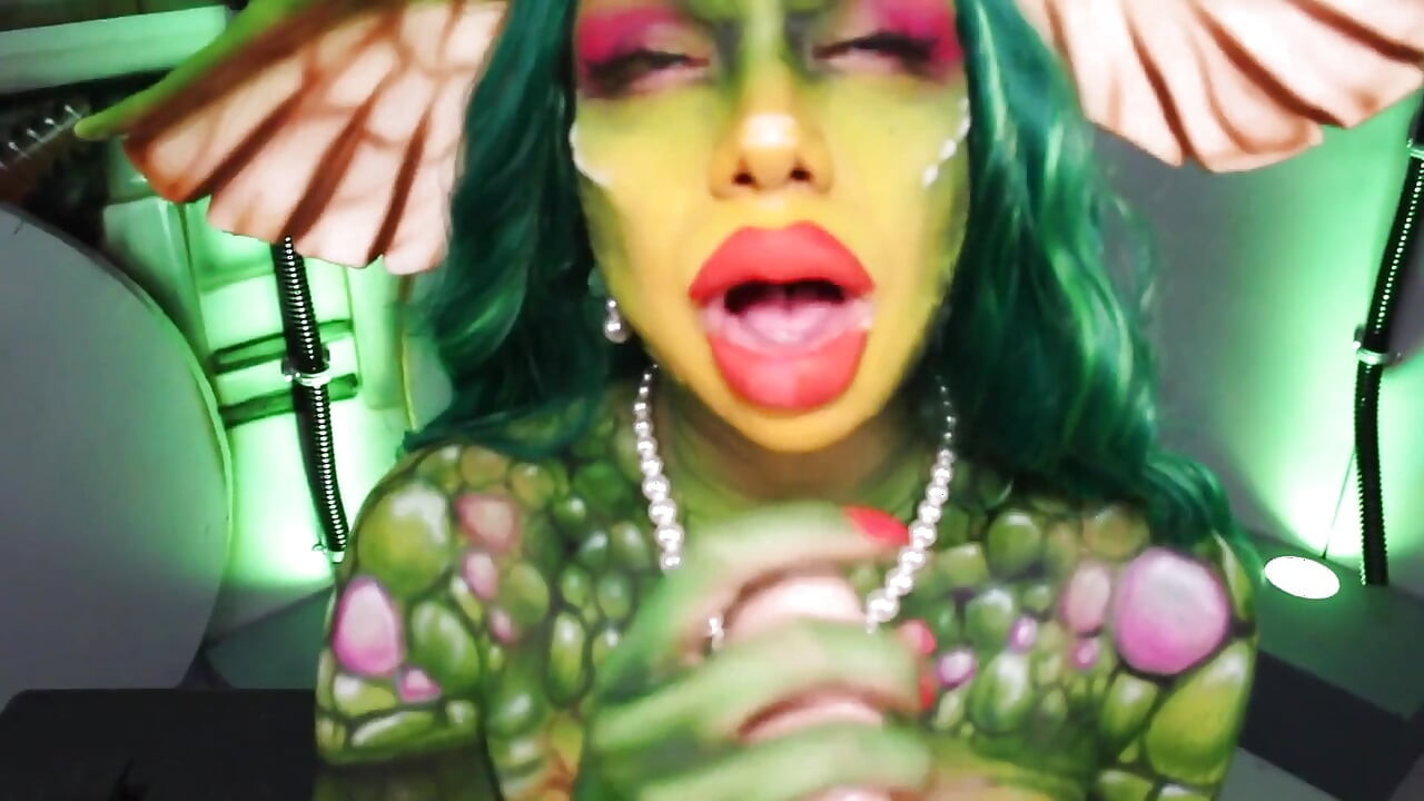 Gremlins | Monster Stepmommy Loves U!! Greta Cosplay