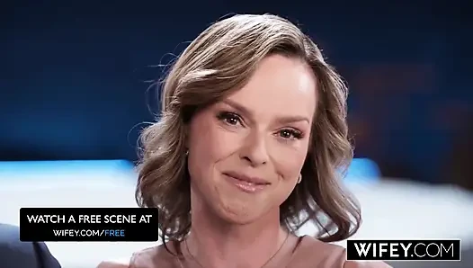 Istri seksi serenity cox dicrot di dalam banyak banget di seks threesome