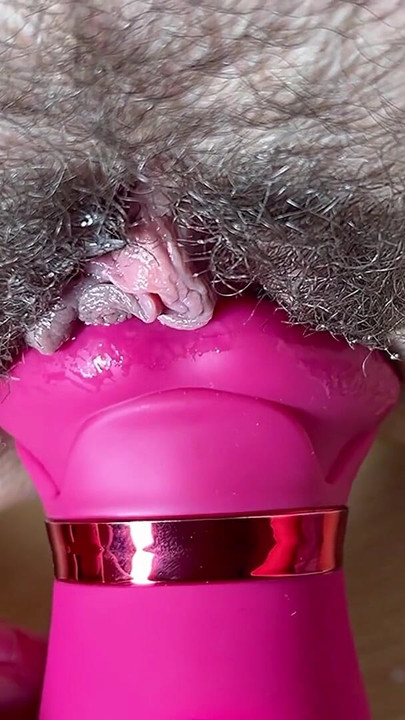 Crazy pussy linking with a toy makes me a big squirt!!! hot pussy eating!!! | Clip 1