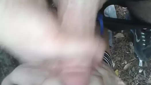 Ormanda küçükliginin memelerine akitma