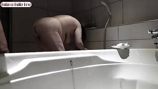 Жена с большими сиськами, мясистый и бесстыдный секс с кримпаем. Пухлая зрелая в частном видео, смотреть!