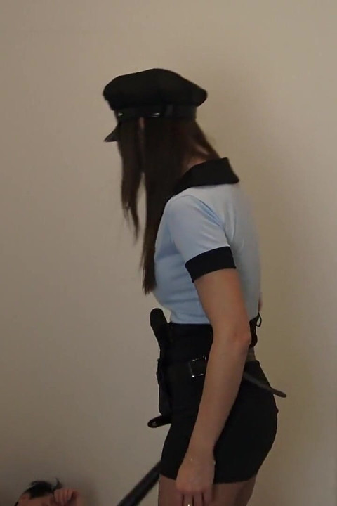 Aggressive Policewoman Goes Grazy!