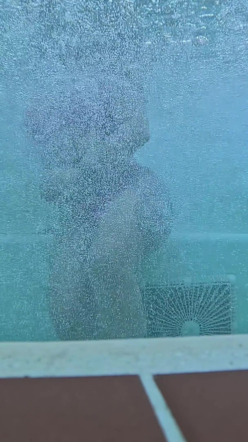 Lofi Melodies와 함께하는 편안한 밀프 자쿠지
