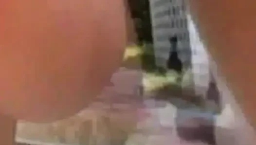Brandon'ın havuz başı solo seansı