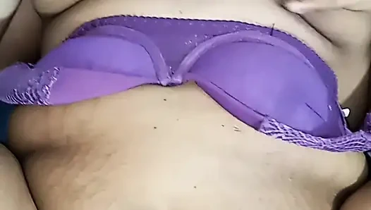 Sesi masturbasi yang menggoda berubah menjadi seks liar