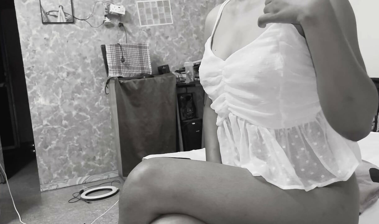 熱いロマンチックなカップルが激しくセックス