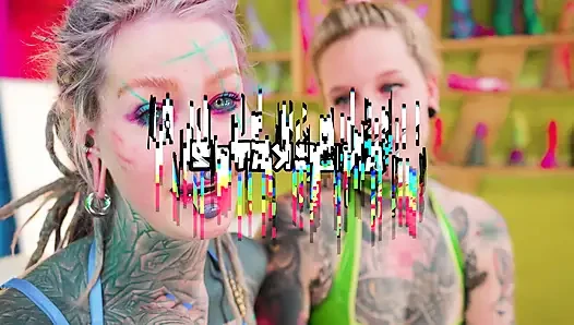 ALT Tattooed cuties in LATEX lesbian fuck with STRAP ON and german DIRTY TALK