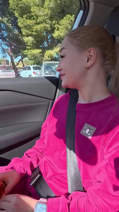 20-year-old Blonde Babe Gets Fucked Hard by a Horny Older Guy Who Knows What He’s Doing