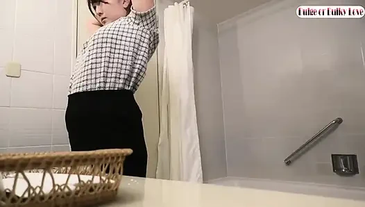 Dans eğitimli vücut önermek bir masajla tanışıyor, oyuncu rahatlama tornalama kafaları