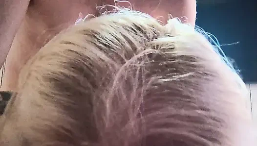 Две ночи вместе сперма везде трахает своего пасынка, она не заботится о пятнах в ее нижнем белье