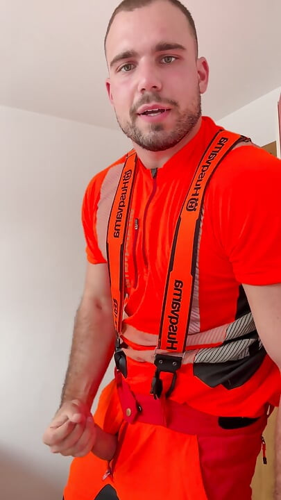 Tyler Blake Jerking off in Hivis Lumberjack Workwear - Muscle Flexes & Explosive Cumshot