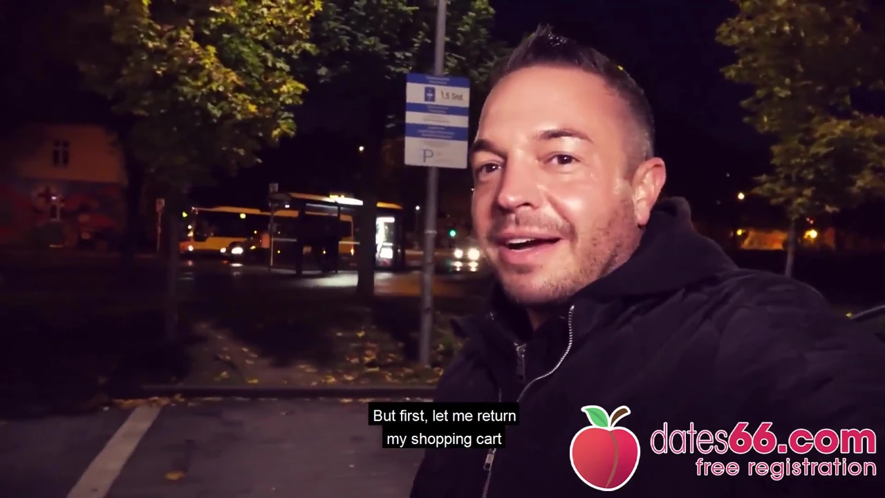Azgın orta yaşlı seksi kadın Liz De Lane için açık havada sikişiyor! (İngilizce)