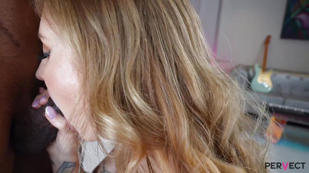PERVECT Ivy Madoxx får sin røv kørt af en BBC