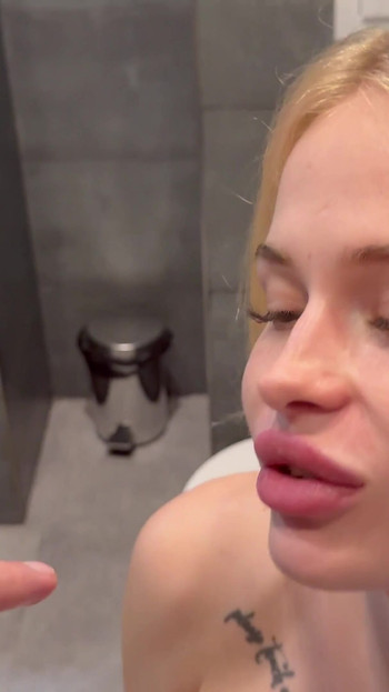 I don't know what to do, but I love my stepbrother very much | Clip 1