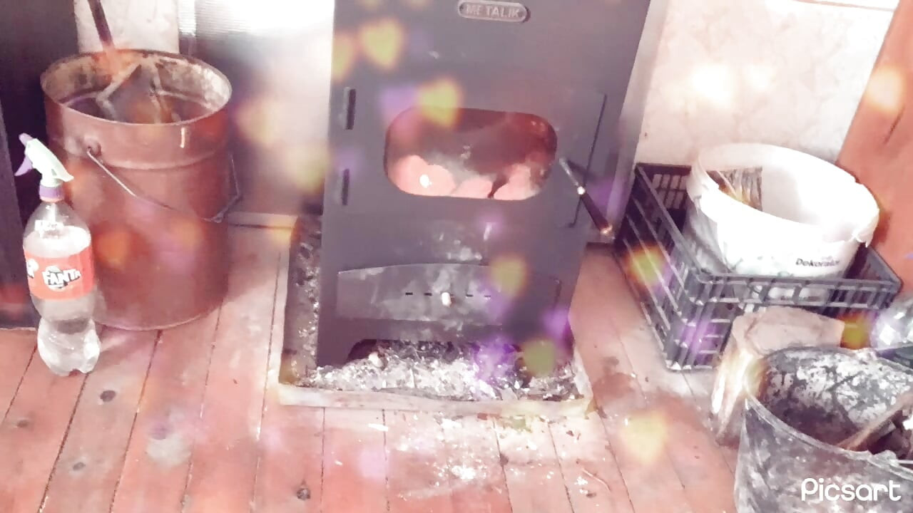 Beautiful shows off her hairy pink pussy