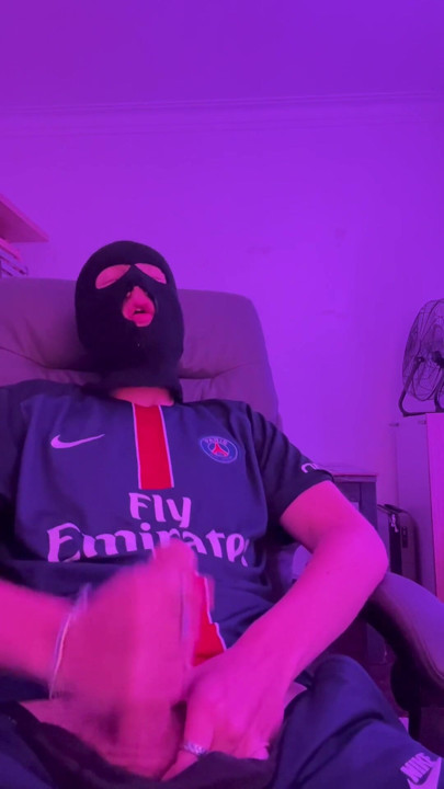 Sesi dan main kaki ala bro si cewek sepak bola PSG | Klip 1