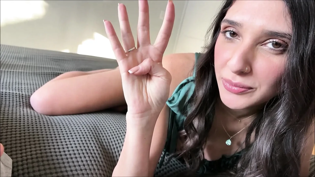 与女儿最好的朋友的秘密游戏 - Aria Sloane - 完美的女朋友 - 亚历克斯亚当斯