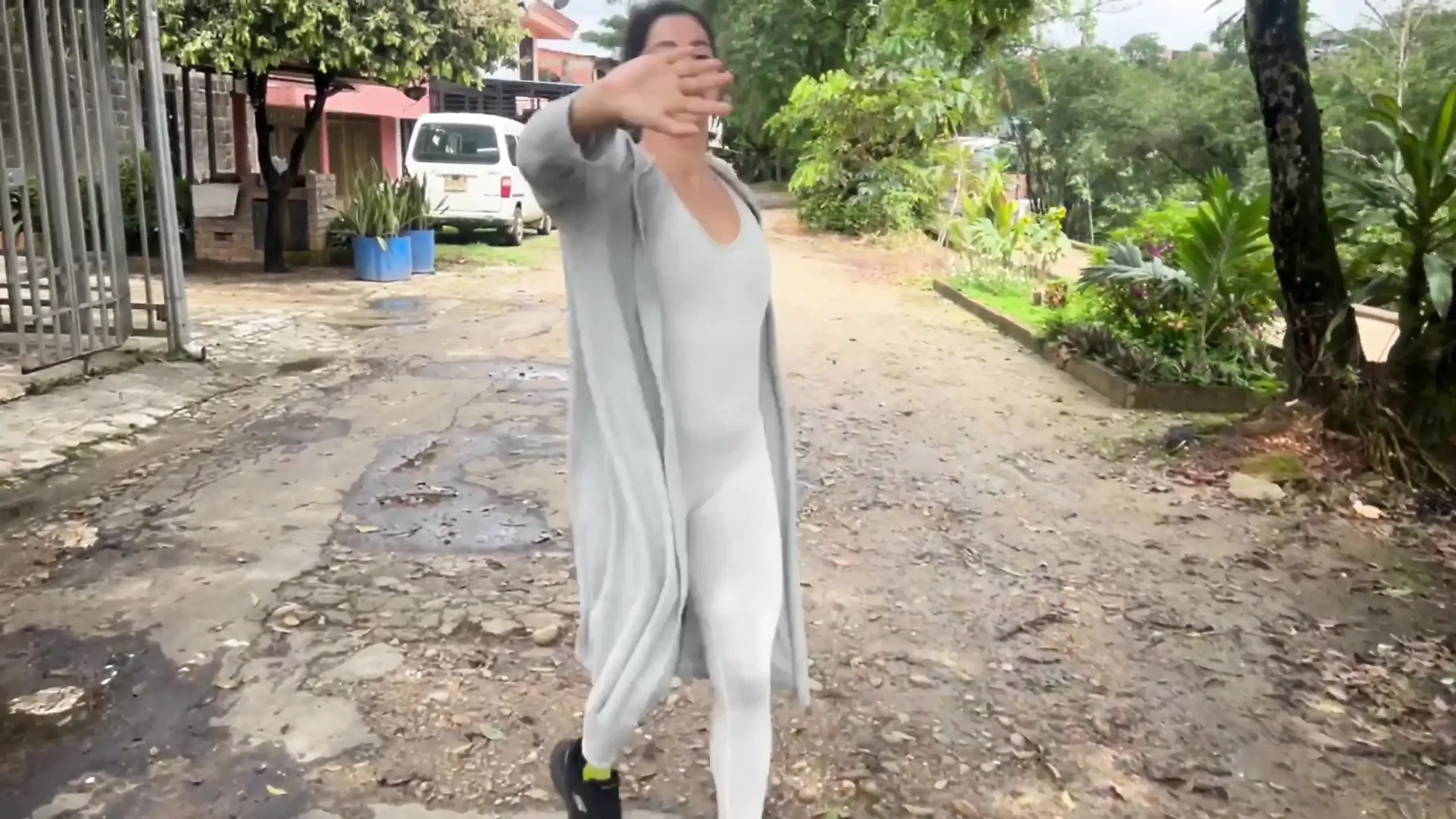 Latina,amateur,cumshot