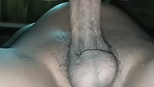 Wie ein fetter schwanz aufkommt - latina-amateur-MILF wird auf allen vieren gefickt