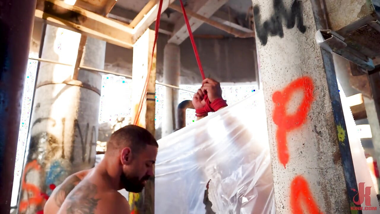 沙漠俘虏：Ricky Larkin乱搞Draven Navarro Raw