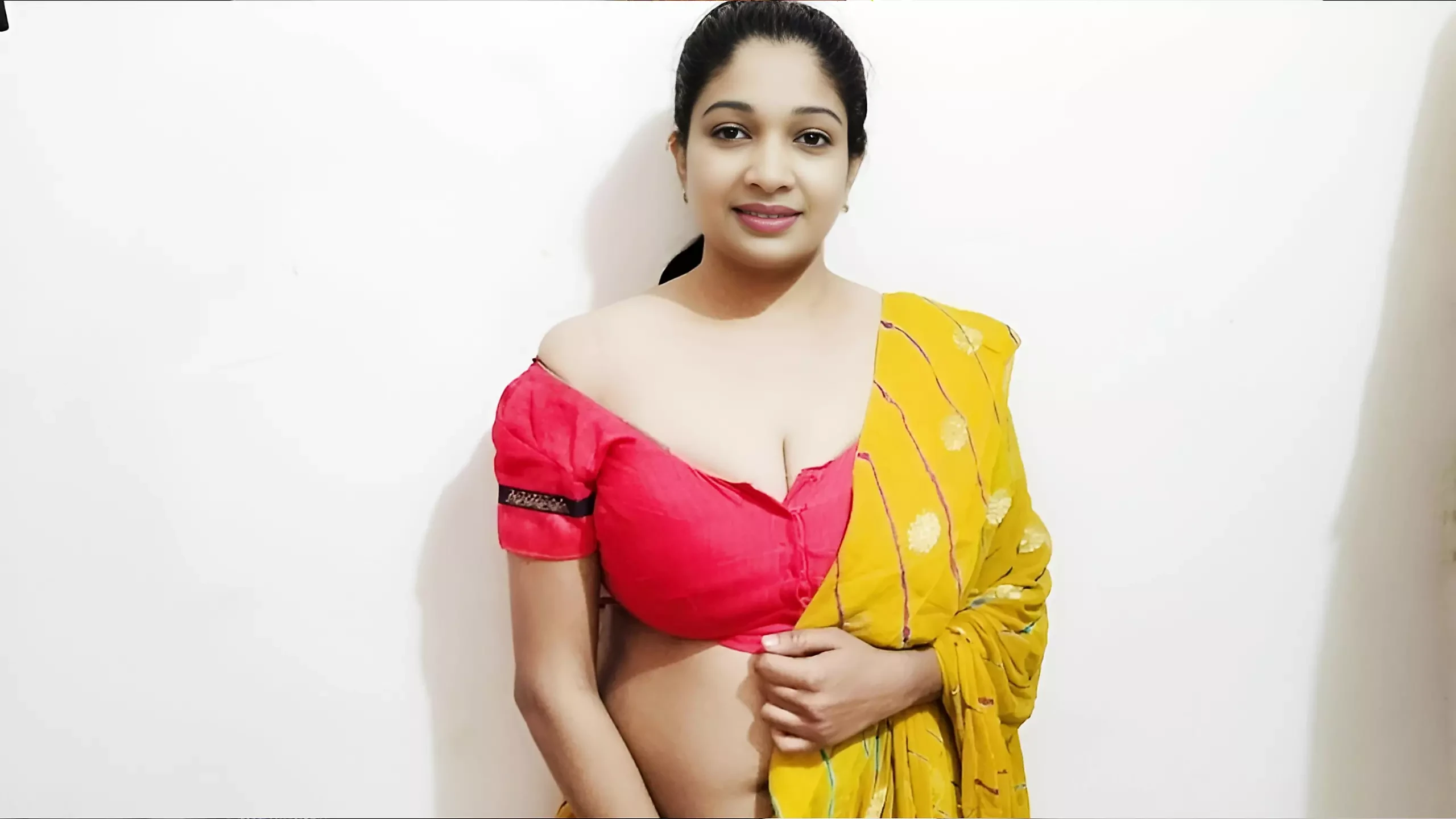 Teen18+ Bhabhi 抓到 devar 手淫并被 xxx 性交（印地语音频）